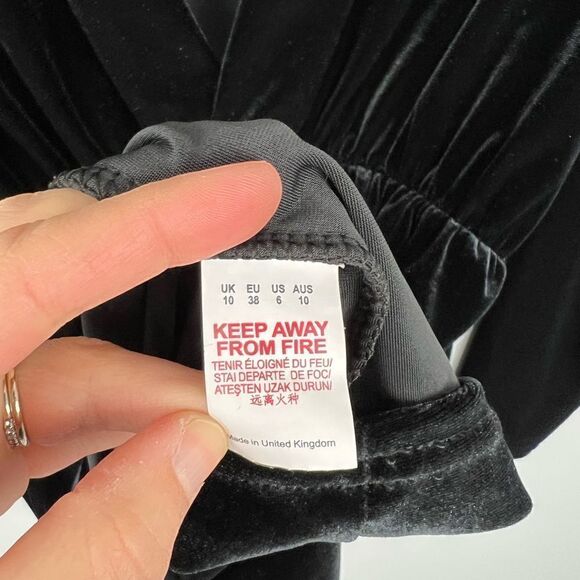 Missguided Black Velvet Deep V Neck Dress 6 NWT - Picture 3 of 6